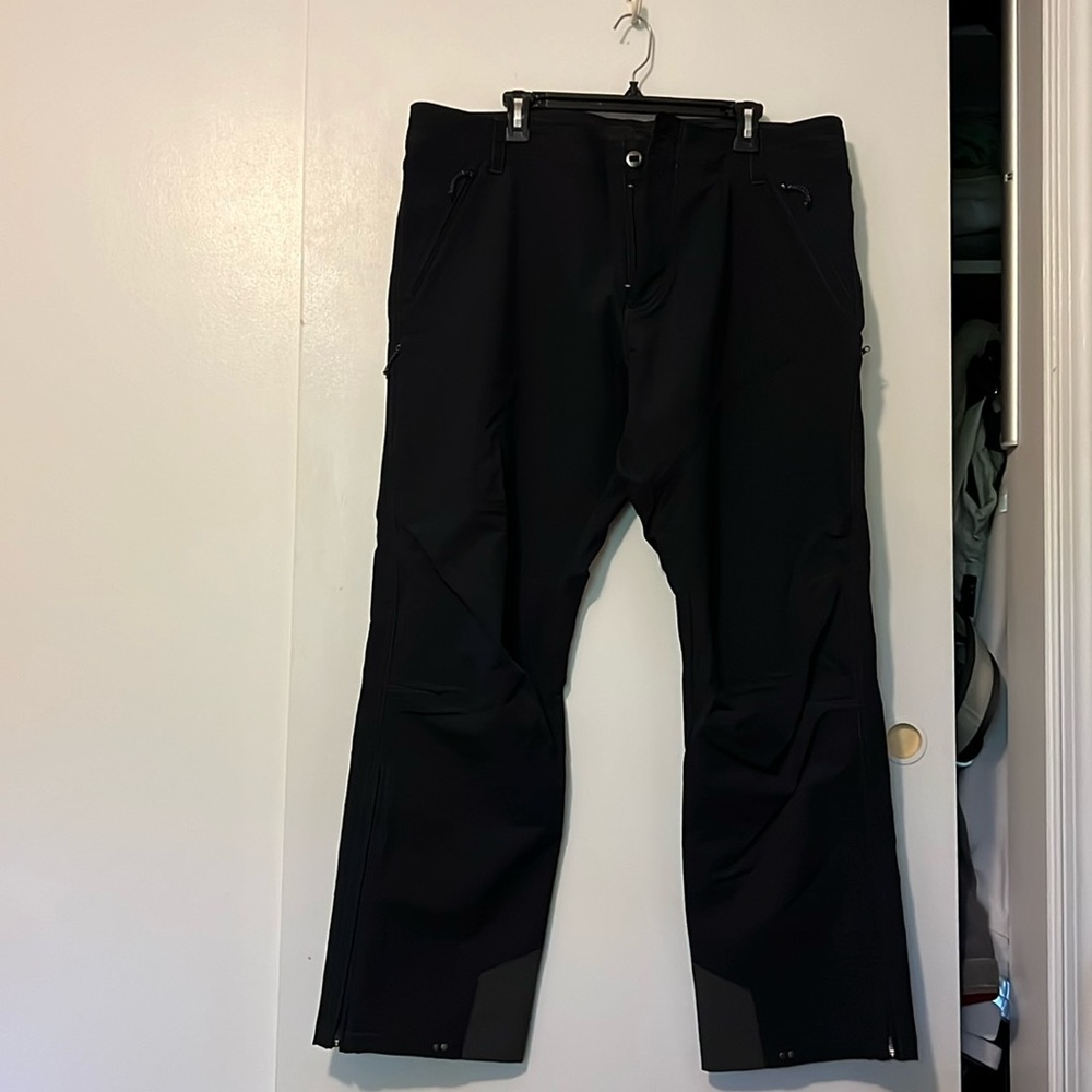 Kuhl technical pants worn once. 40x32.